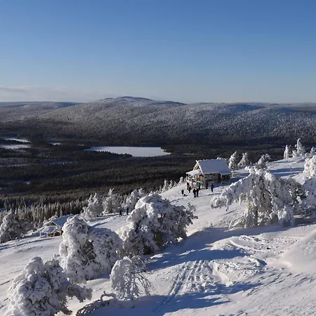 Levin Puolikuu 5 - Ski-in Ski-out *